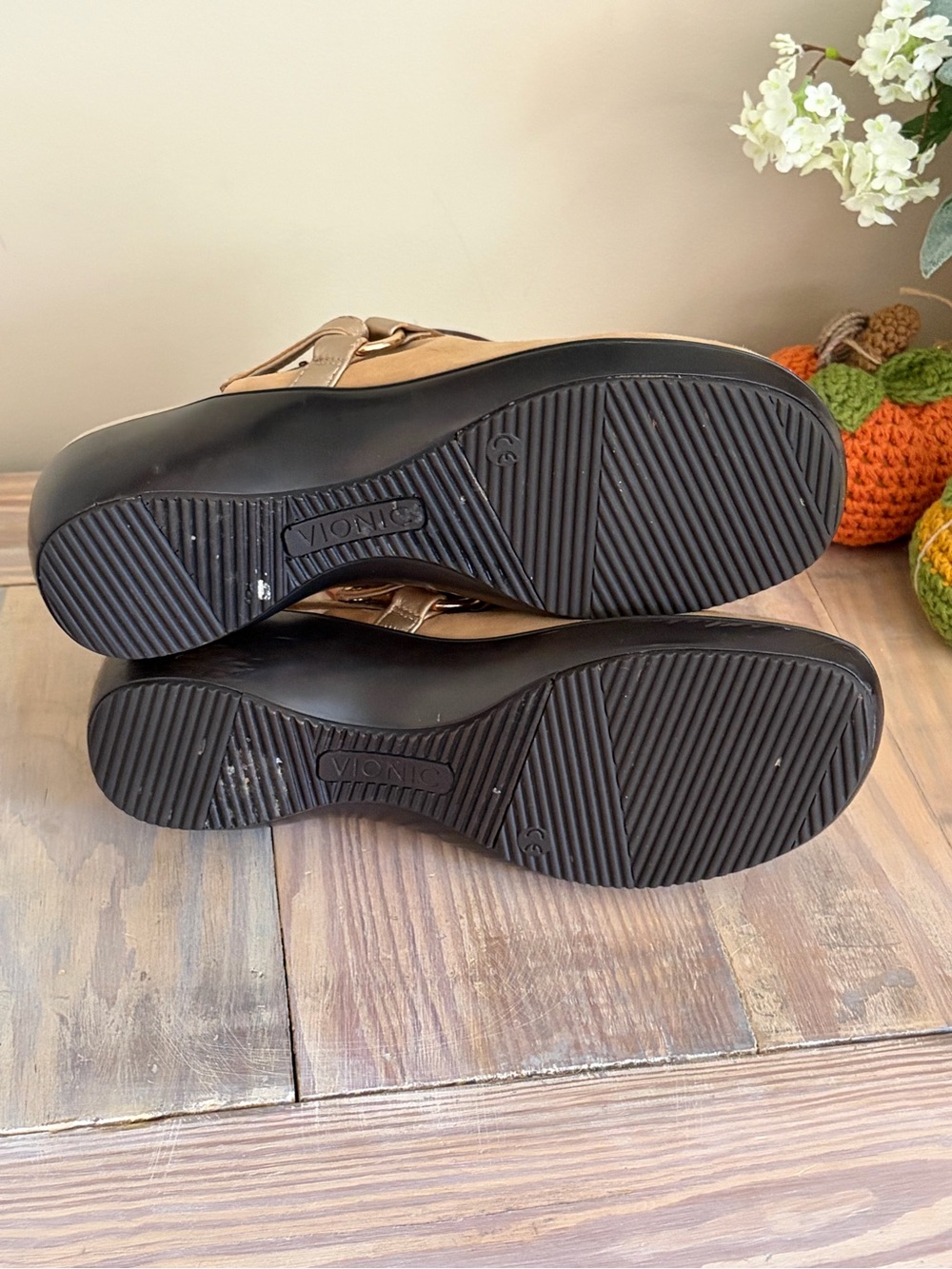 Vionic Tan Suede Slip-On Clog with Adjustable Strap 🍂 - Picture 8 of 11